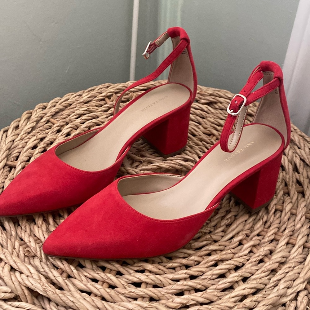 Red block heel from Ann Taylor (NEW)